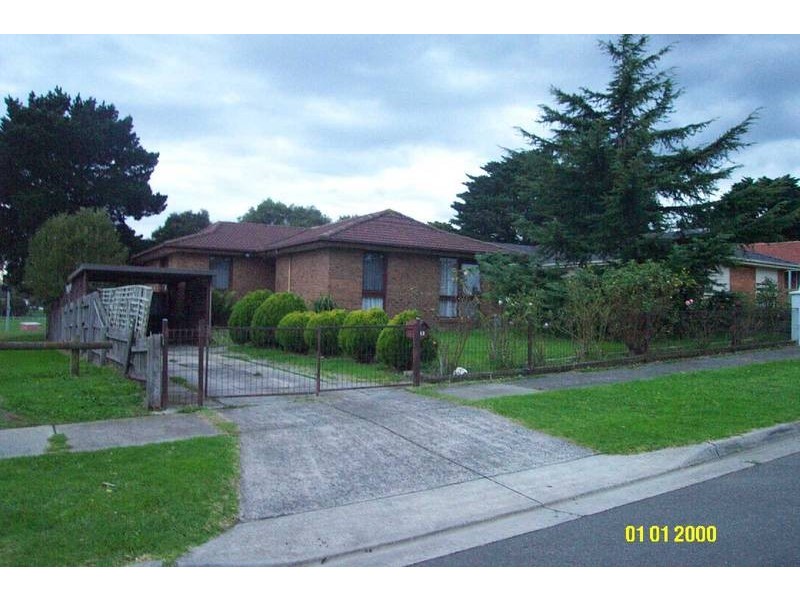 13 Leigh Court, Doveton VIC 3177