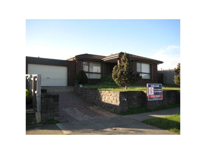 6 John Fawkner Drive, Endeavour Hills VIC 3802