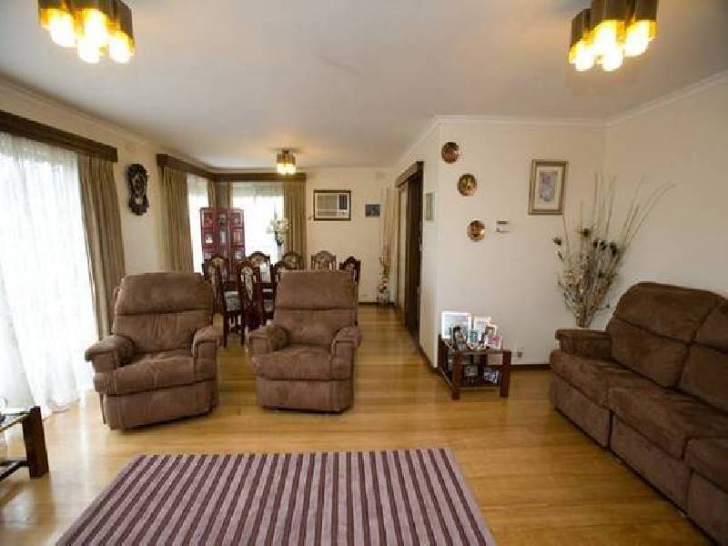 2 Regnans Avenue, Endeavour Hills VIC 3802