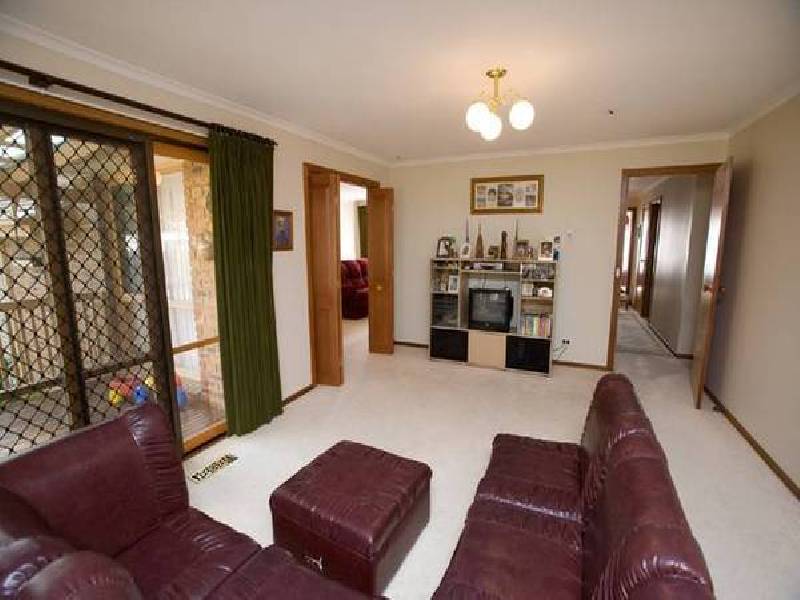 92 Thomas Mitchell Drive, Endeavour Hills VIC 3802