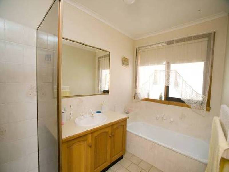 92 Thomas Mitchell Drive, Endeavour Hills VIC 3802