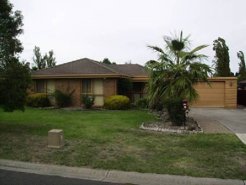 11 Tayport Gardens, Endeavour Hills VIC 3802