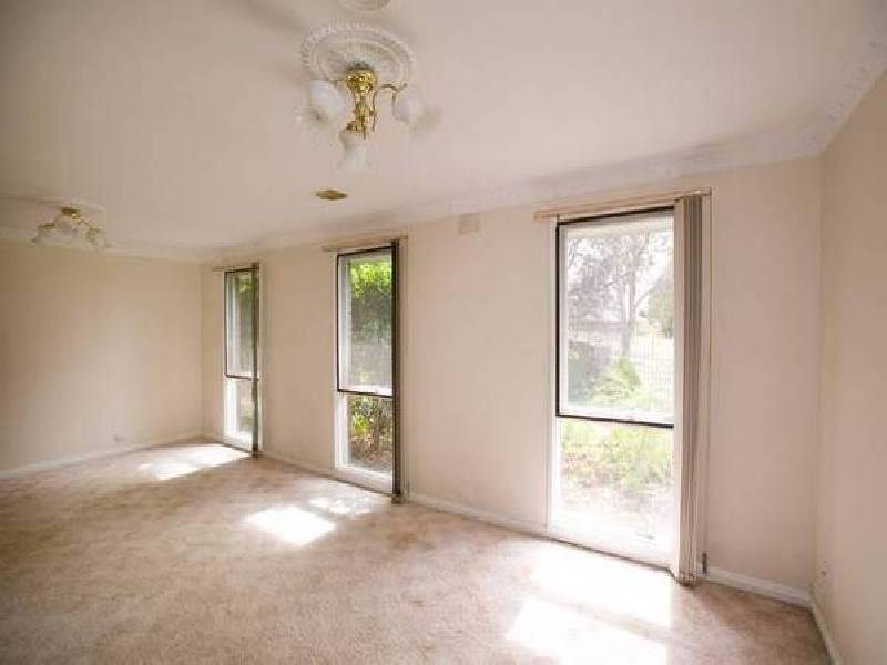 8 Bedford Court, Endeavour Hills VIC 3802