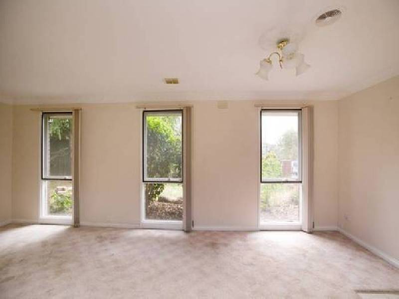 8 Bedford Court, Endeavour Hills VIC 3802