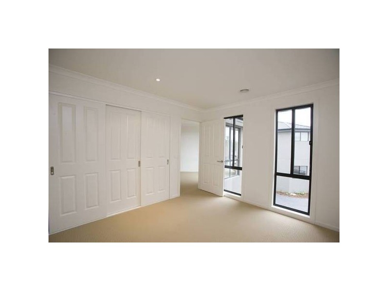 2/36 Ronald Street, Dandenong VIC 3175