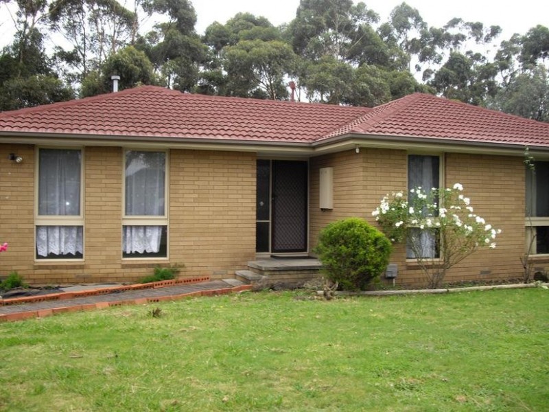 34 Essex Park Drive, Endeavour Hills VIC 3802