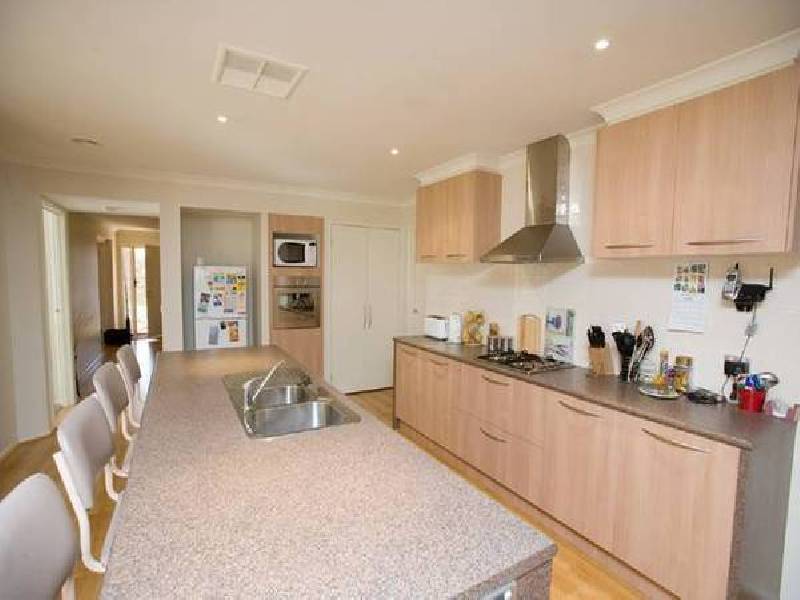 2 Mornmoot Court, Hallam VIC 3803