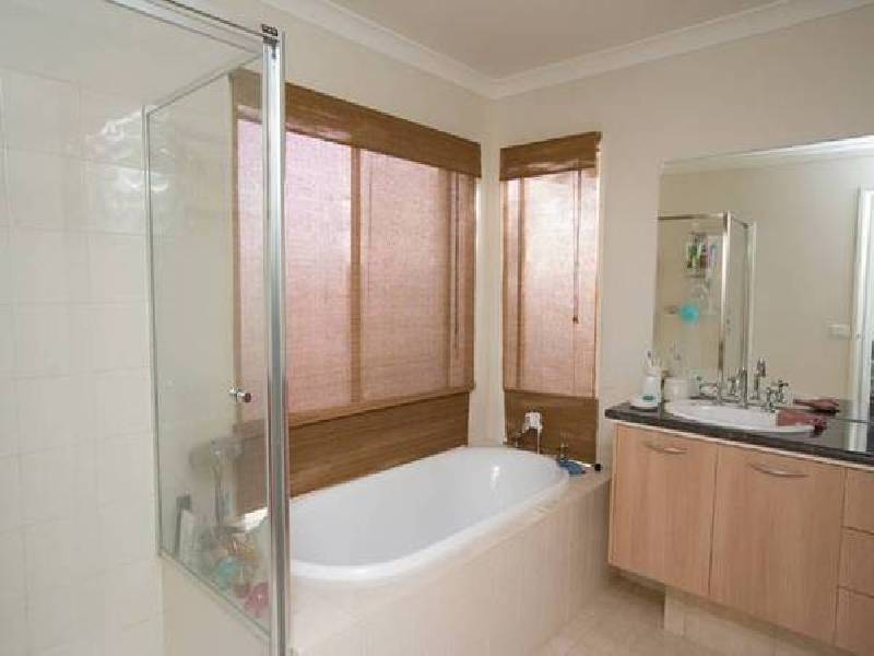 2 Mornmoot Court, Hallam VIC 3803