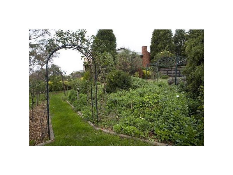 Churchill Park Drive, Lysterfield South VIC 3156