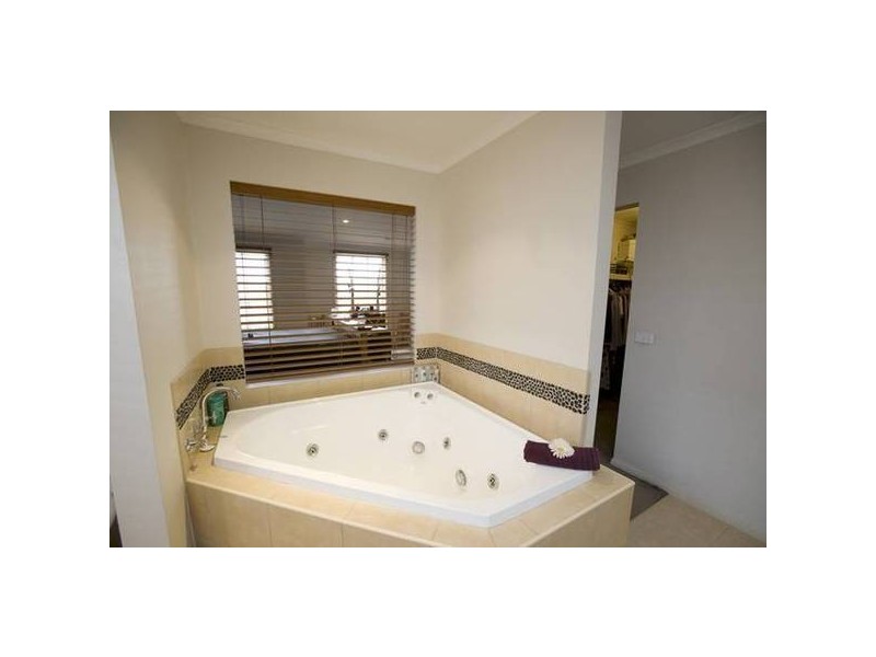 Pevensey Drive, Narre Warren South VIC 3805