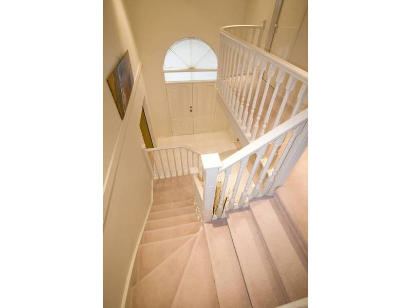 Erica Close, Endeavour Hills VIC 3802