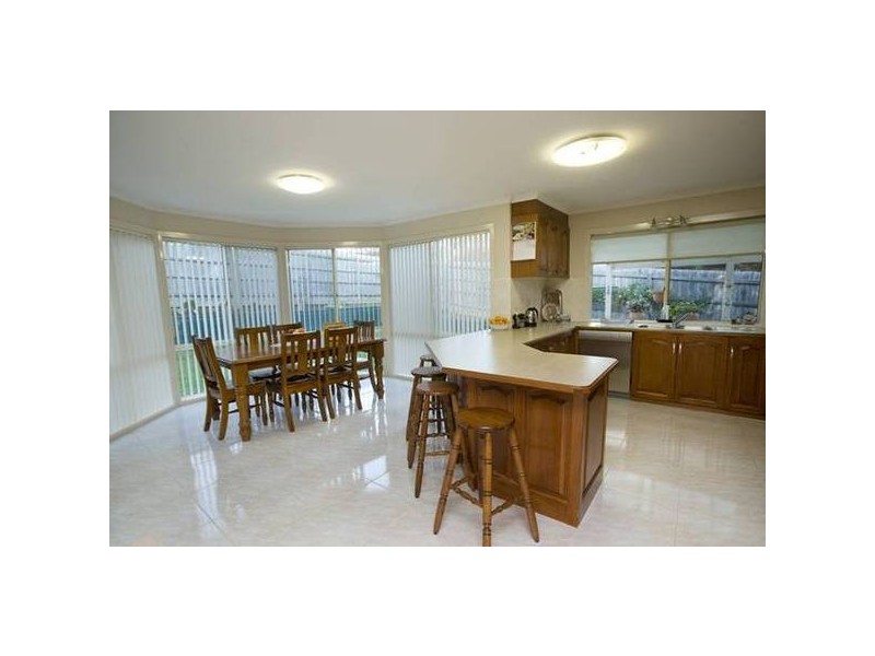 Erica Close, Endeavour Hills VIC 3802