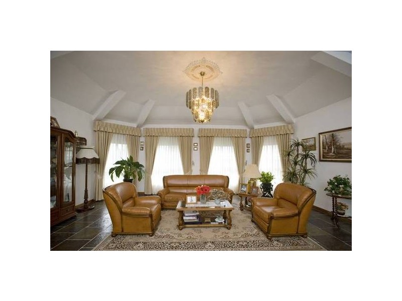 Chantell Avenue, Endeavour Hills VIC 3802