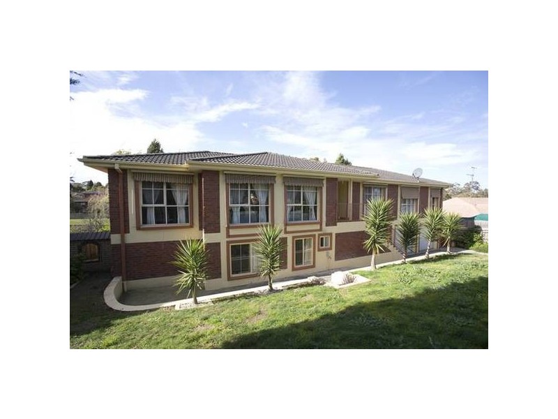 43 William Hovell Drive, Endeavour Hills VIC 3802