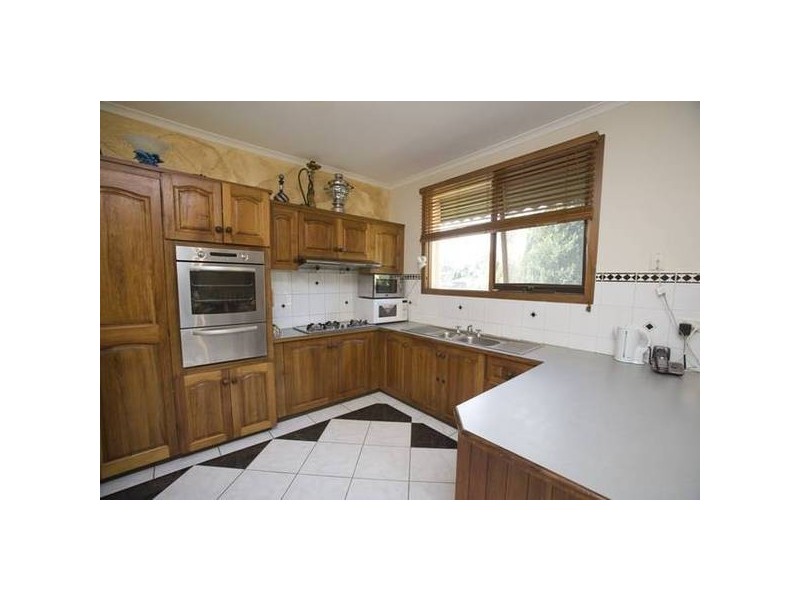 43 William Hovell Drive, Endeavour Hills VIC 3802