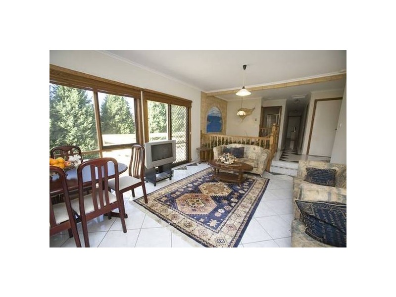 43 William Hovell Drive, Endeavour Hills VIC 3802