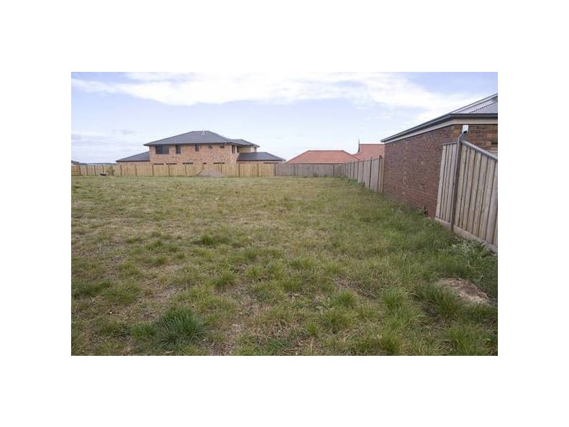 115 Hillgrove Crescent, Berwick VIC 3806