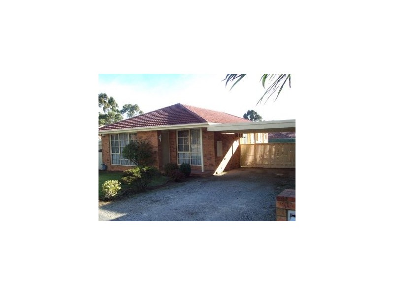 1 Sunnyside Drive, Berwick VIC 3806