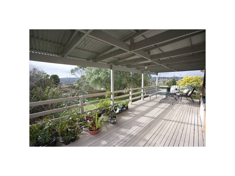 Montieth Crescent, Endeavour Hills VIC 3802