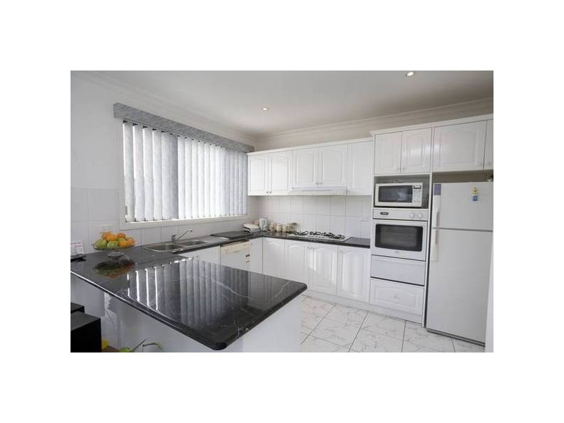 86-88 St Helens Crescent, Narre Warren North VIC 3804