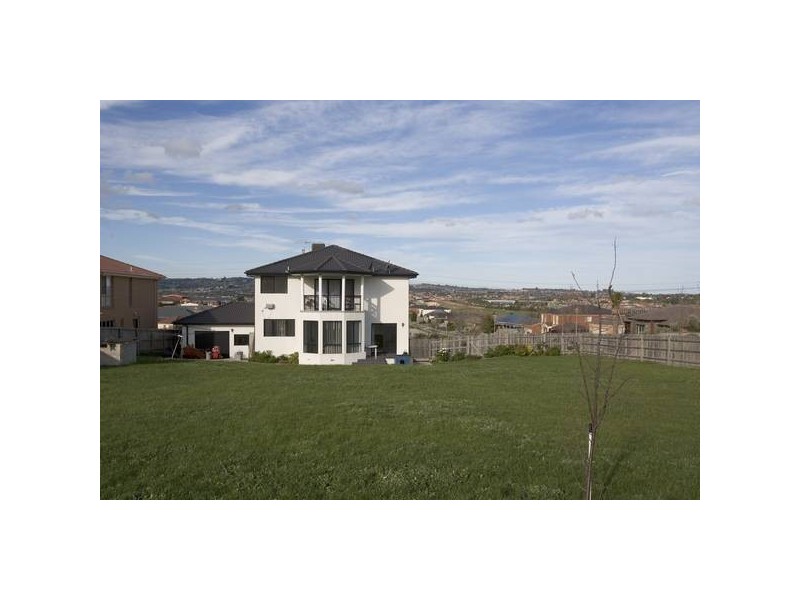86-88 St Helens Crescent, Narre Warren North VIC 3804
