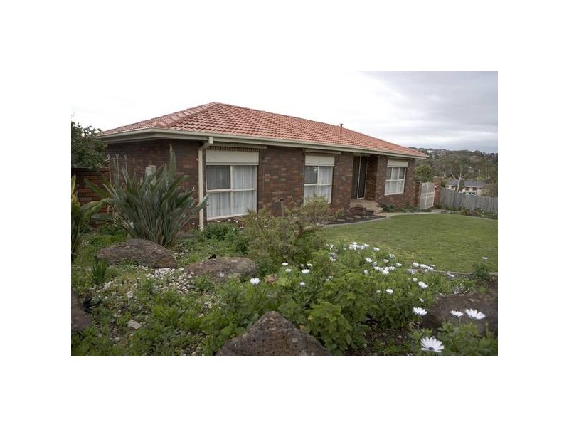 Chalcot Drive, Endeavour Hills VIC 3802