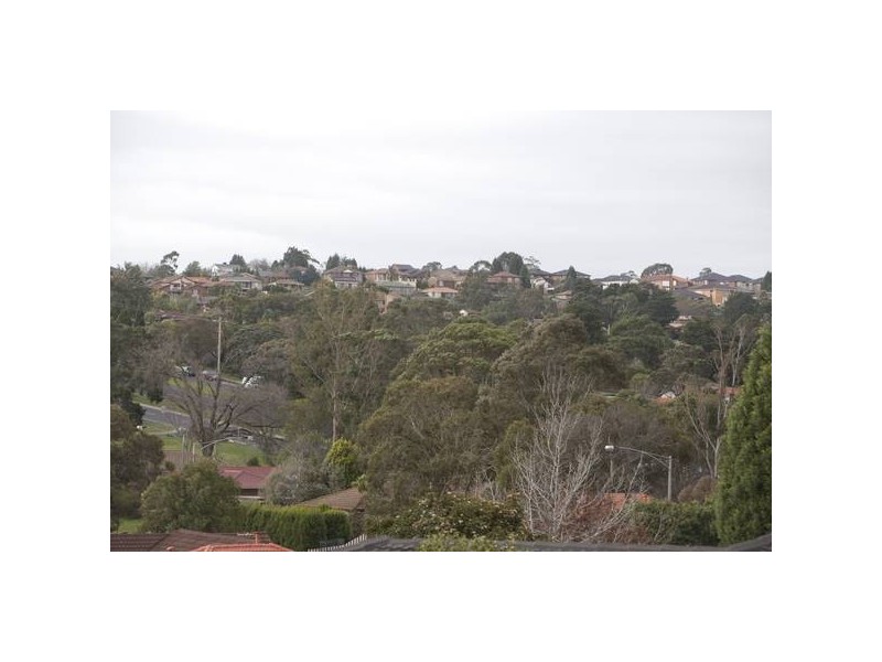 Chalcot Drive, Endeavour Hills VIC 3802