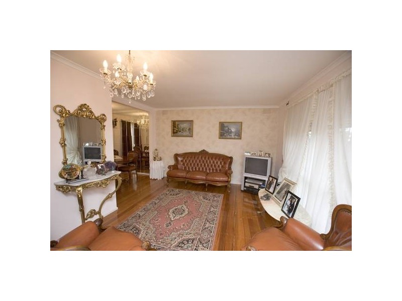 Chalcot Drive, Endeavour Hills VIC 3802