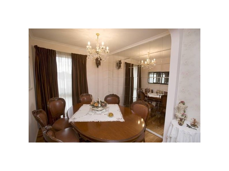 Chalcot Drive, Endeavour Hills VIC 3802