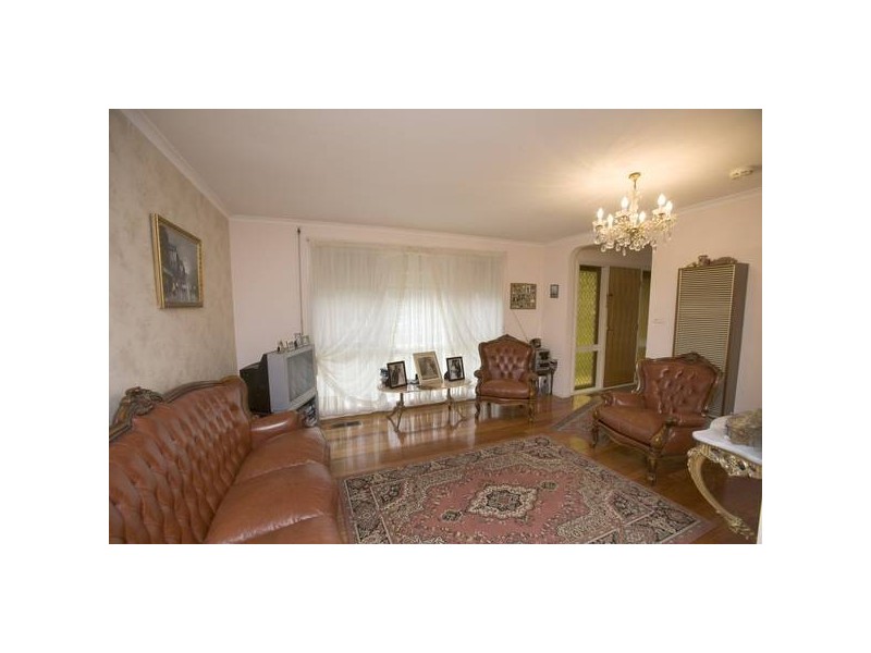 Chalcot Drive, Endeavour Hills VIC 3802