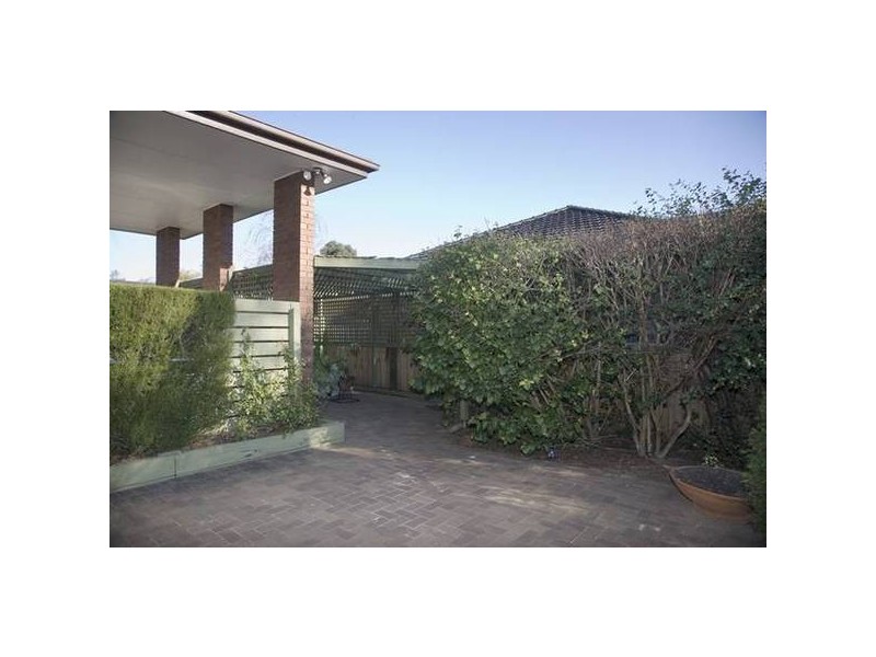 Daniel Solander Drive, Endeavour Hills VIC 3802