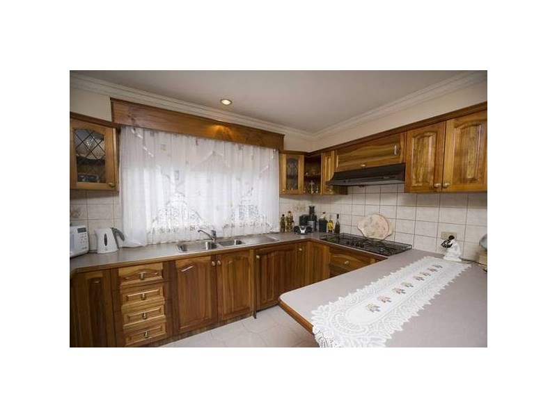 5 Armiston Court, Endeavour Hills VIC 3802