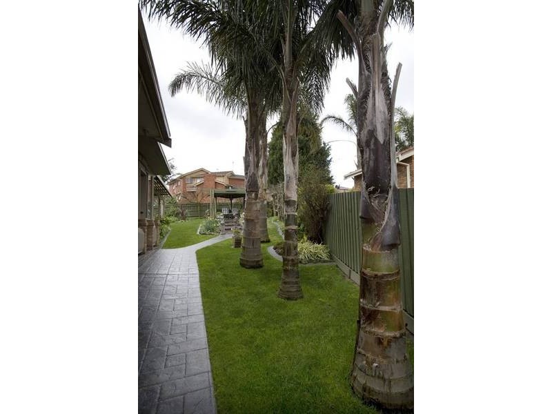 5 Armiston Court, Endeavour Hills VIC 3802