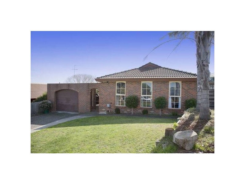 5 Lindsay Close, Endeavour Hills VIC 3802