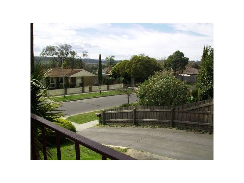 19 Clifton Way, Endeavour Hills VIC 3802