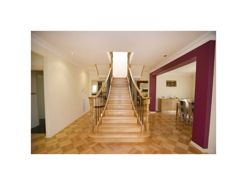 15 Renee Avenue, Endeavour Hills VIC 3802