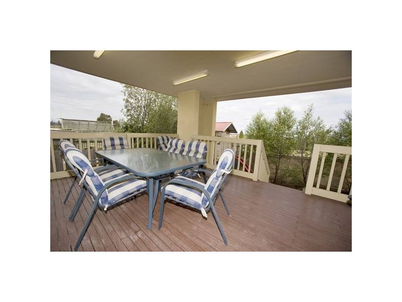 15 Renee Avenue, Endeavour Hills VIC 3802