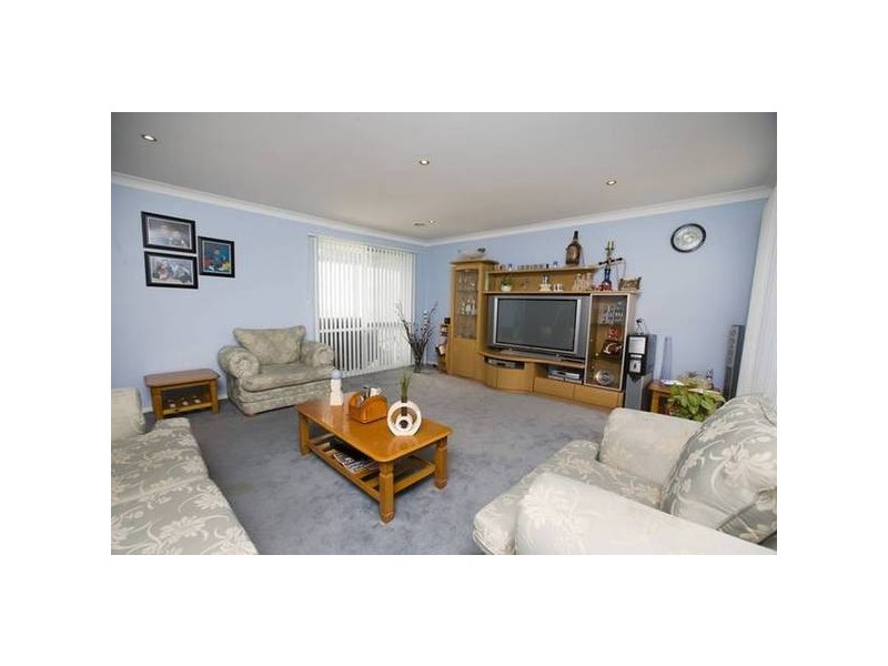 17 Blackwood Drive, Hampton Park VIC 3976