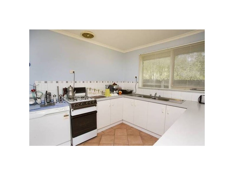 17 Blackwood Drive, Hampton Park VIC 3976