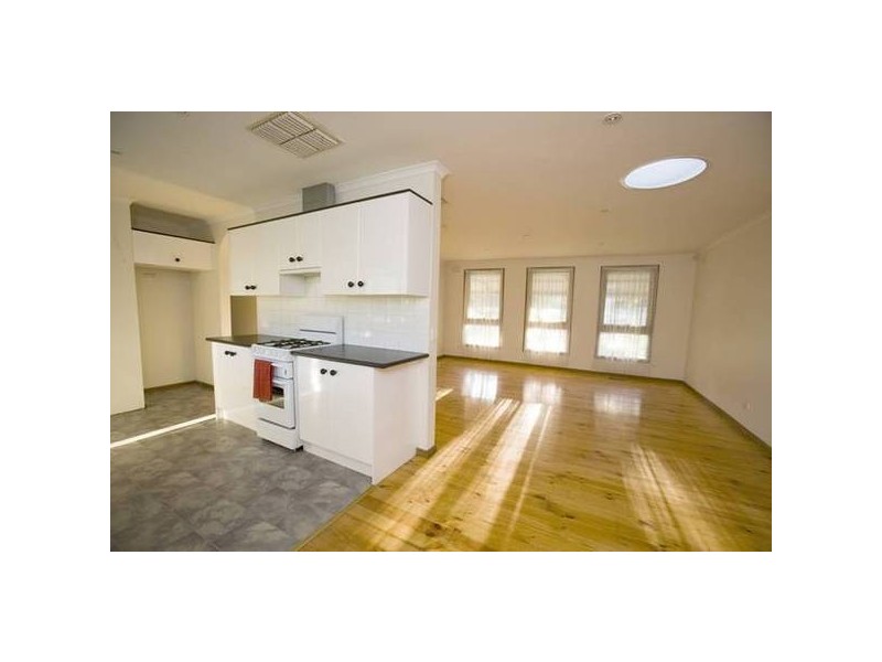 42 Aldridge Street, Endeavour Hills VIC 3802