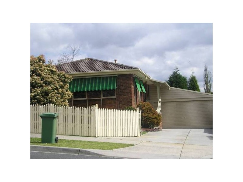 35 Mossgiel Park Drive, Endeavour Hills VIC 3802