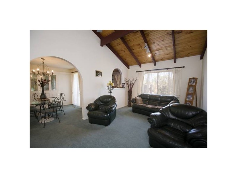 1 Mckillop Place, Endeavour Hills VIC 3802