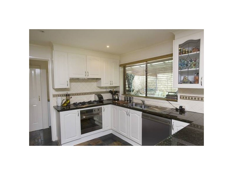 1 Mckillop Place, Endeavour Hills VIC 3802