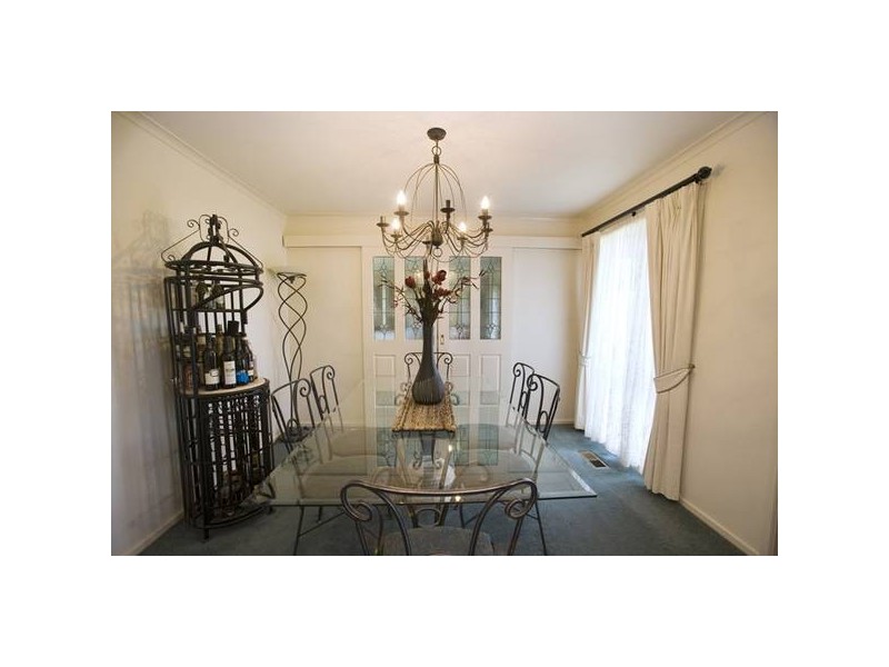 1 Mckillop Place, Endeavour Hills VIC 3802