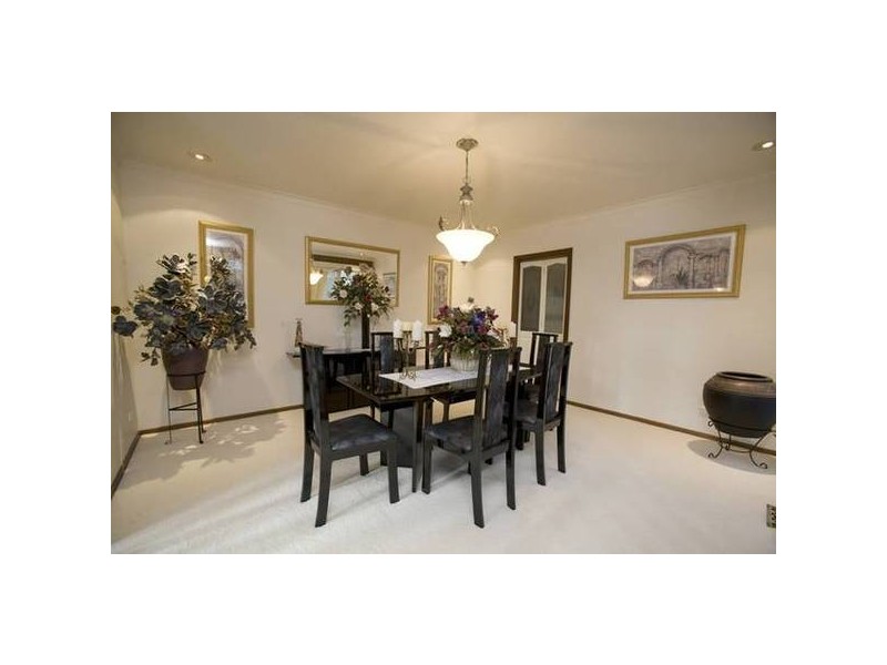 12 Gray Close, Endeavour Hills VIC 3802