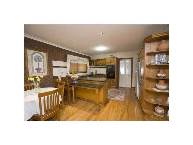 12 Gray Close, Endeavour Hills VIC 3802