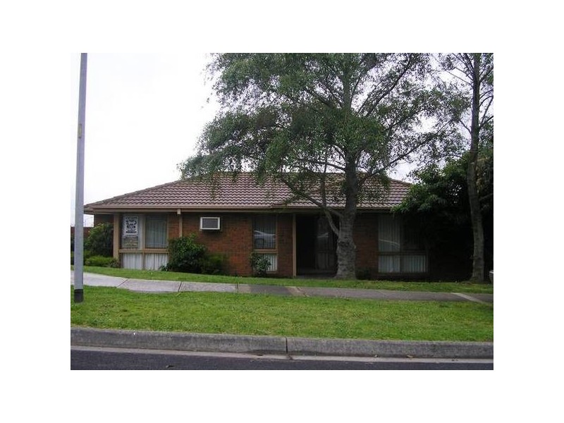 13/13 Endeavour Cresent, Endeavour Hills VIC 3802
