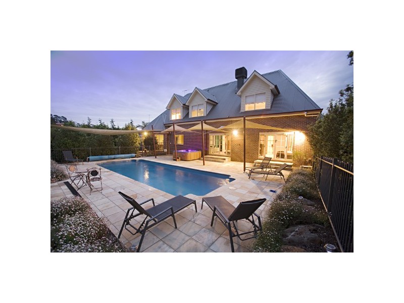 6 Gladesville Close, Lysterfield South VIC 3156