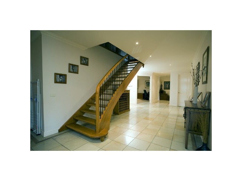 6 Gladesville Close, Lysterfield South VIC 3156