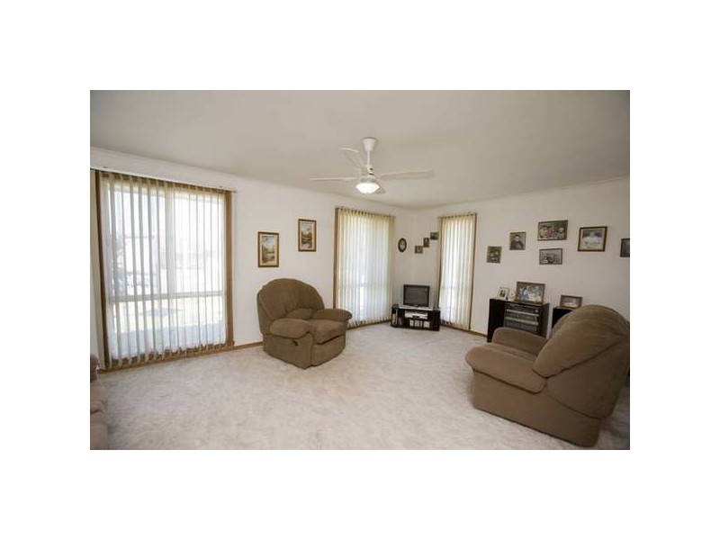 1/2 Bramwell Close, Endeavour Hills VIC 3802